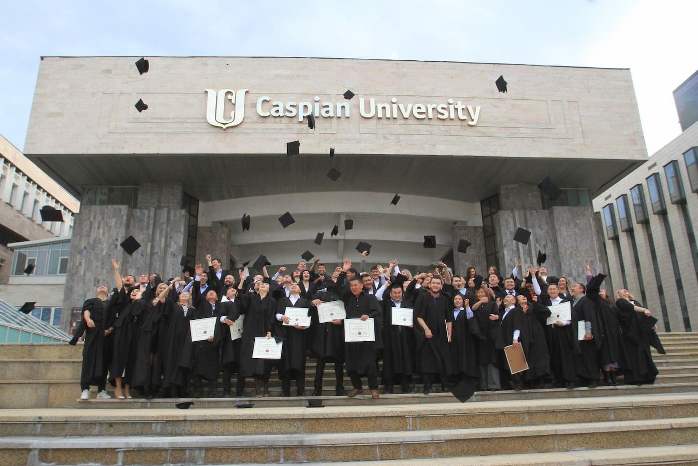Caspian University — ключ к новым вершинам 