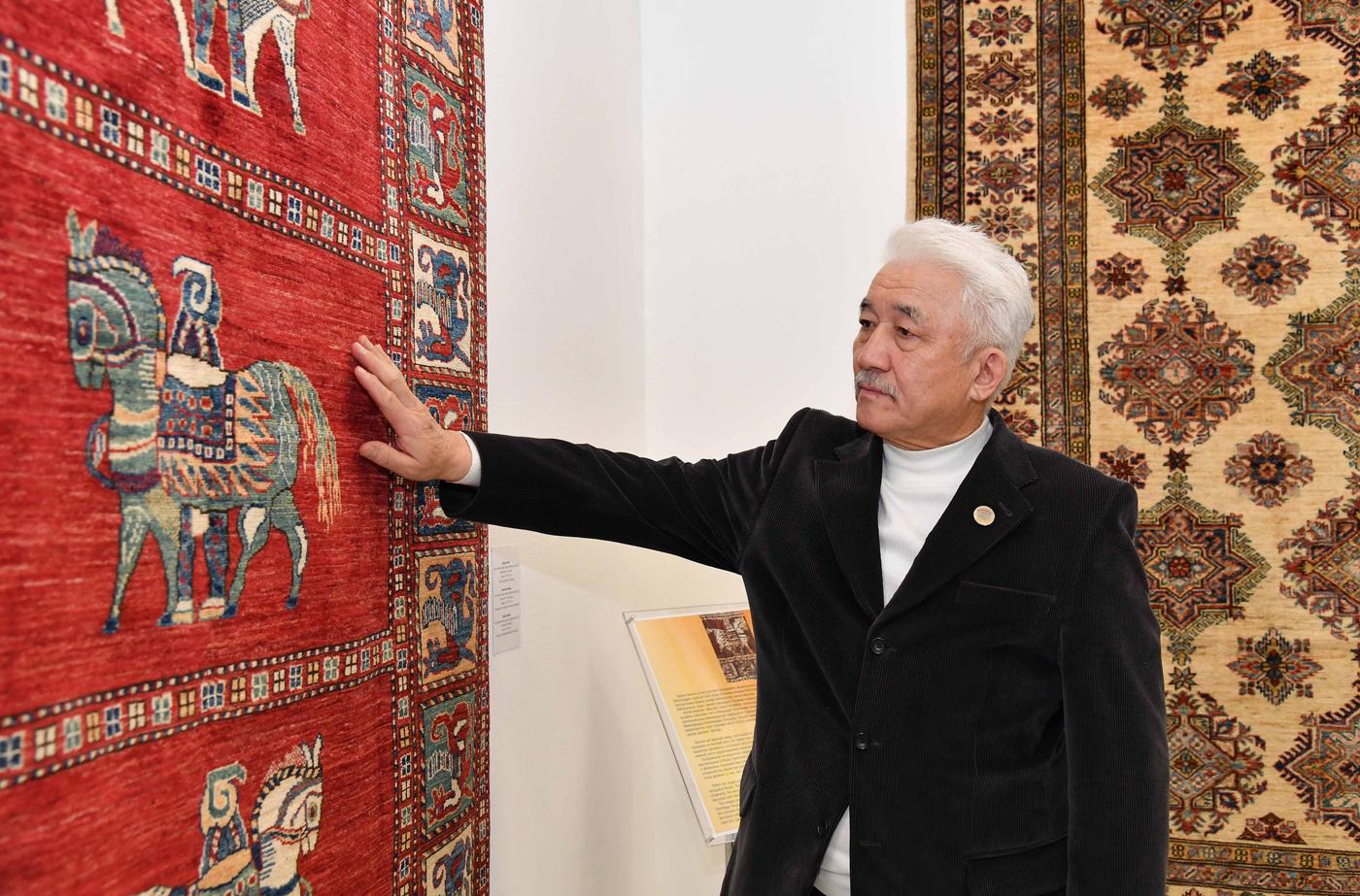 На стыке времен. Выставка ковров афганских казахов