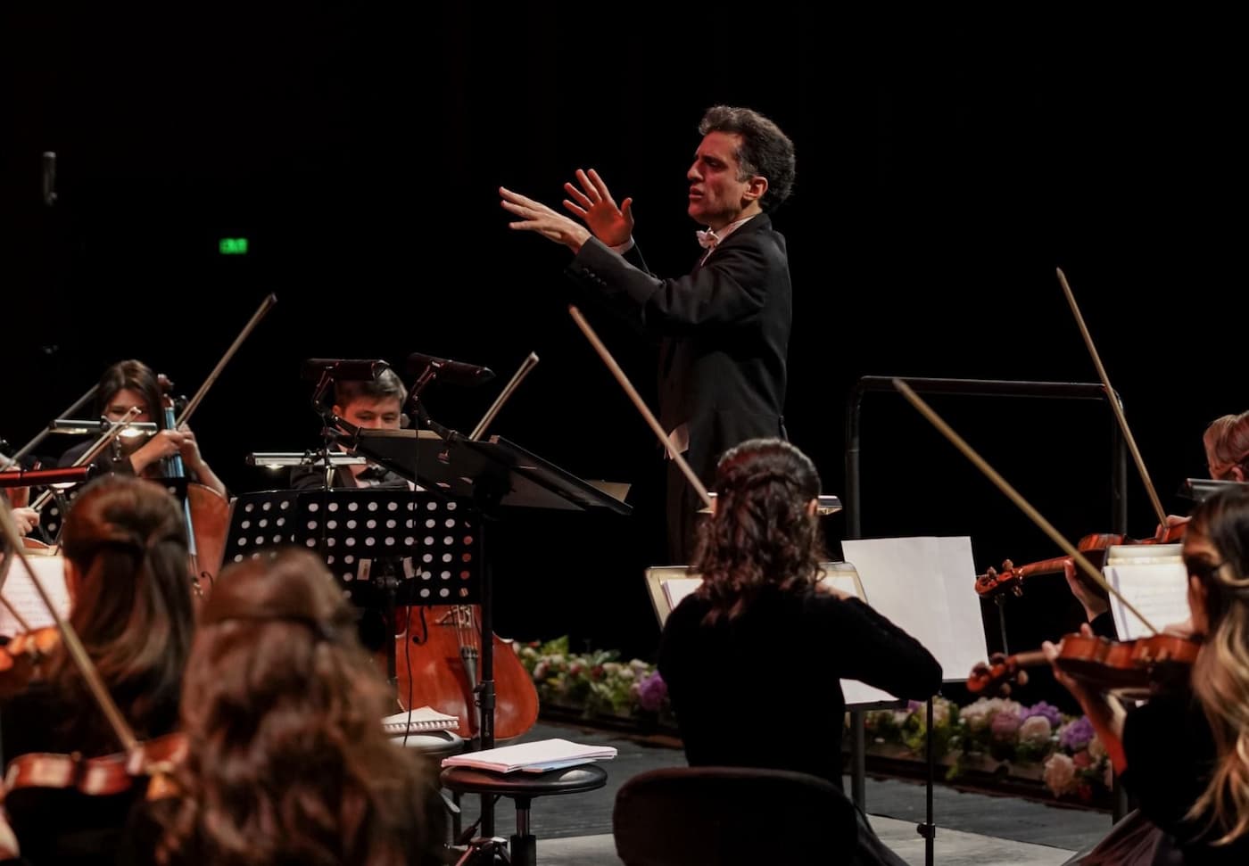 Известный французский дирижер выступит перед столичной публикой