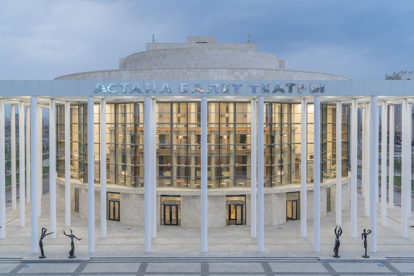 Премьеры, гастроли, имена