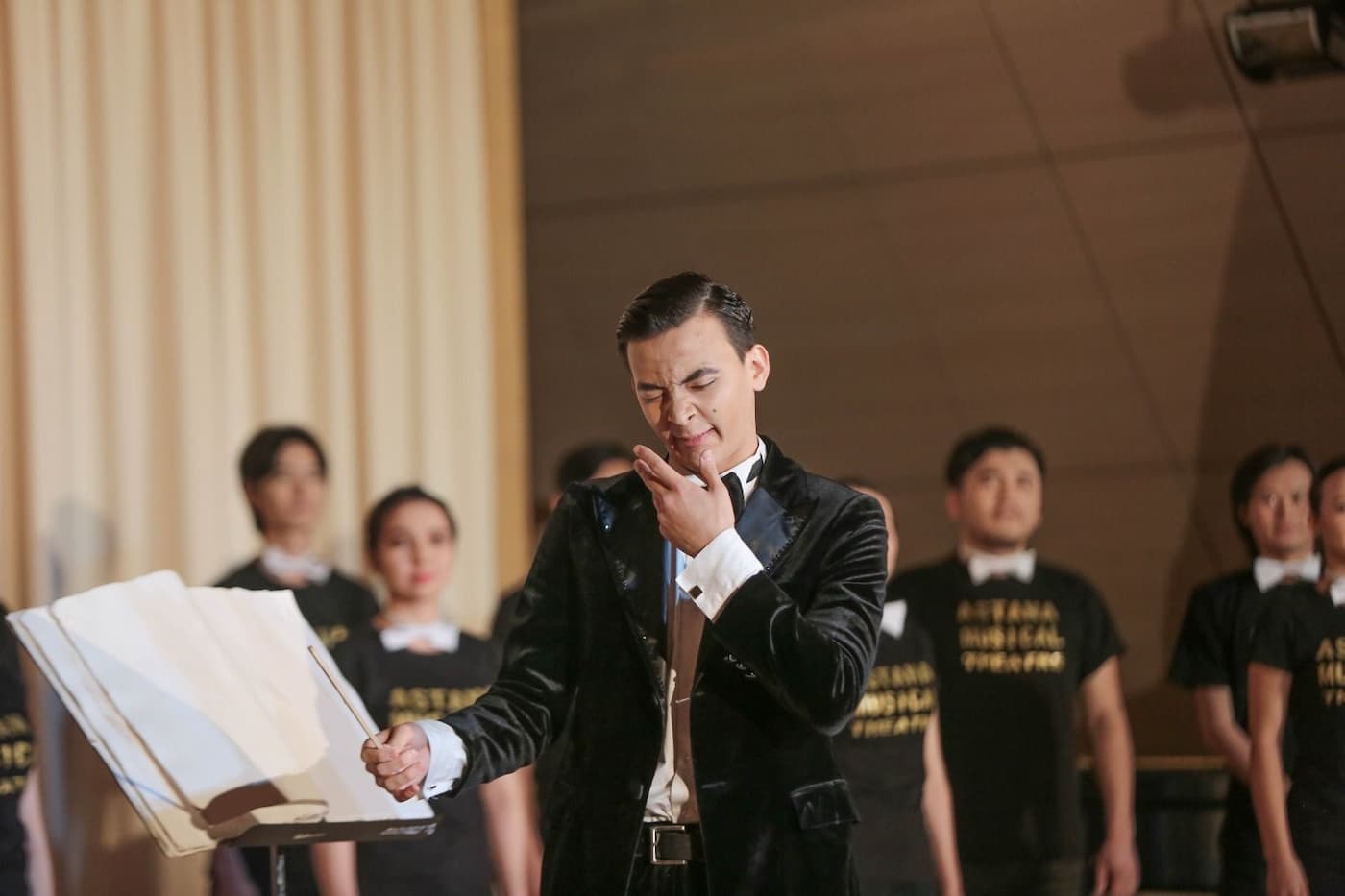 На сцене Казахконцерта – необычное театрализованное шоу «Когда тот самый мистер Бин вышел из толпы»