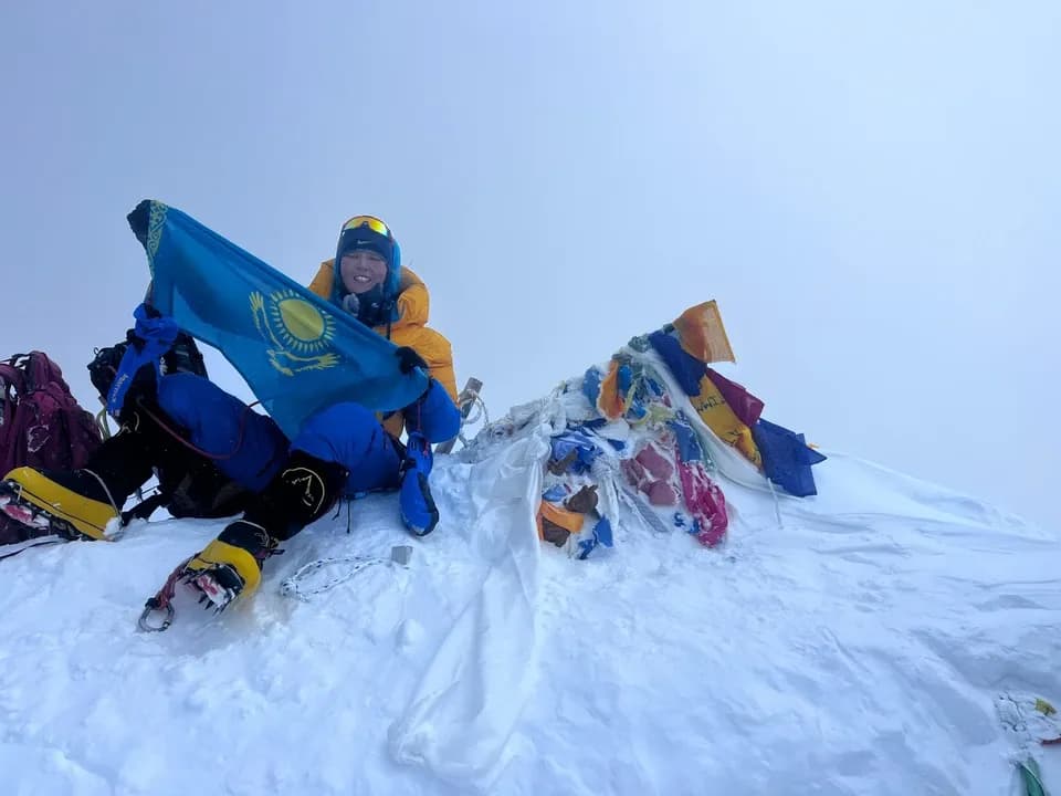 Казахстанская альпинистка первая в стране взошла на все семь крупнейших вершин мира