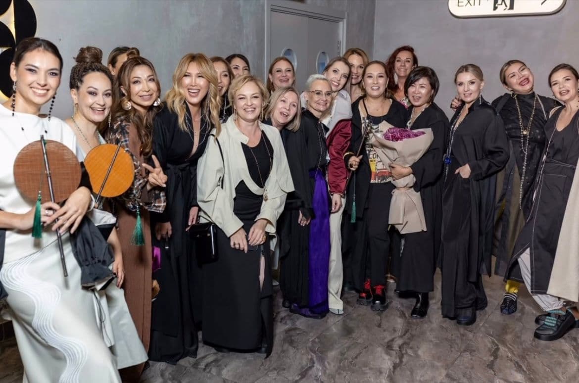 Обнажена в броню 