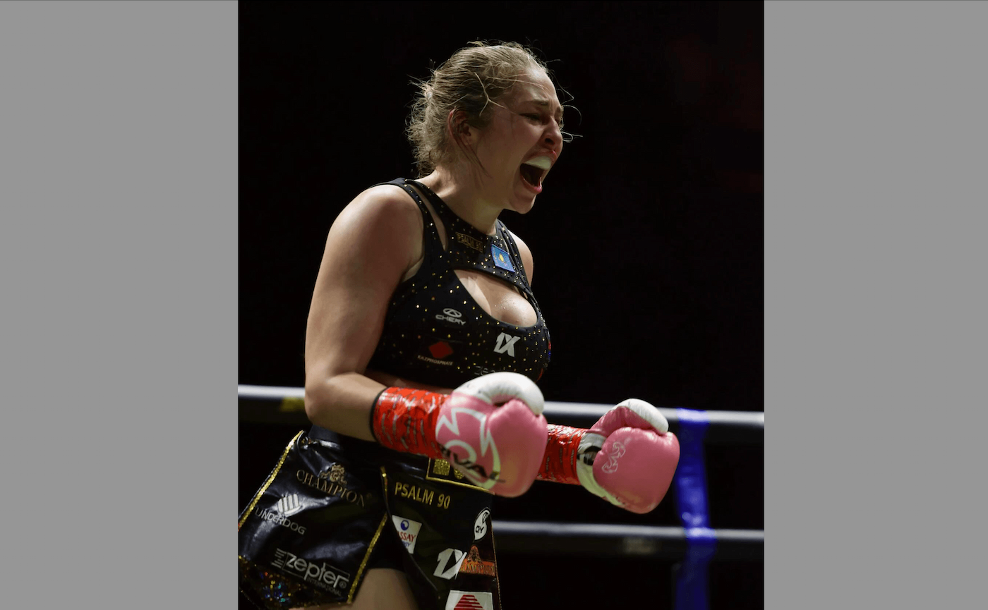 Ангелина Лукас завоевала пояс чемпионки WBF