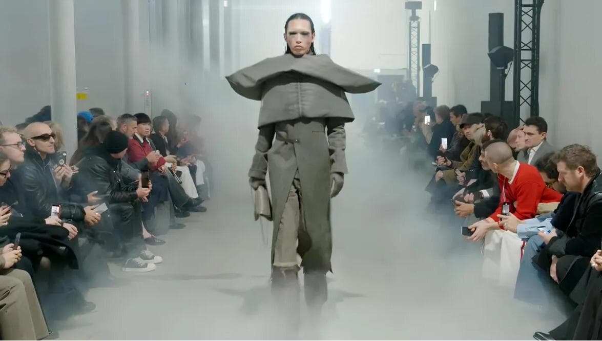 Танец на барабане по подиуму