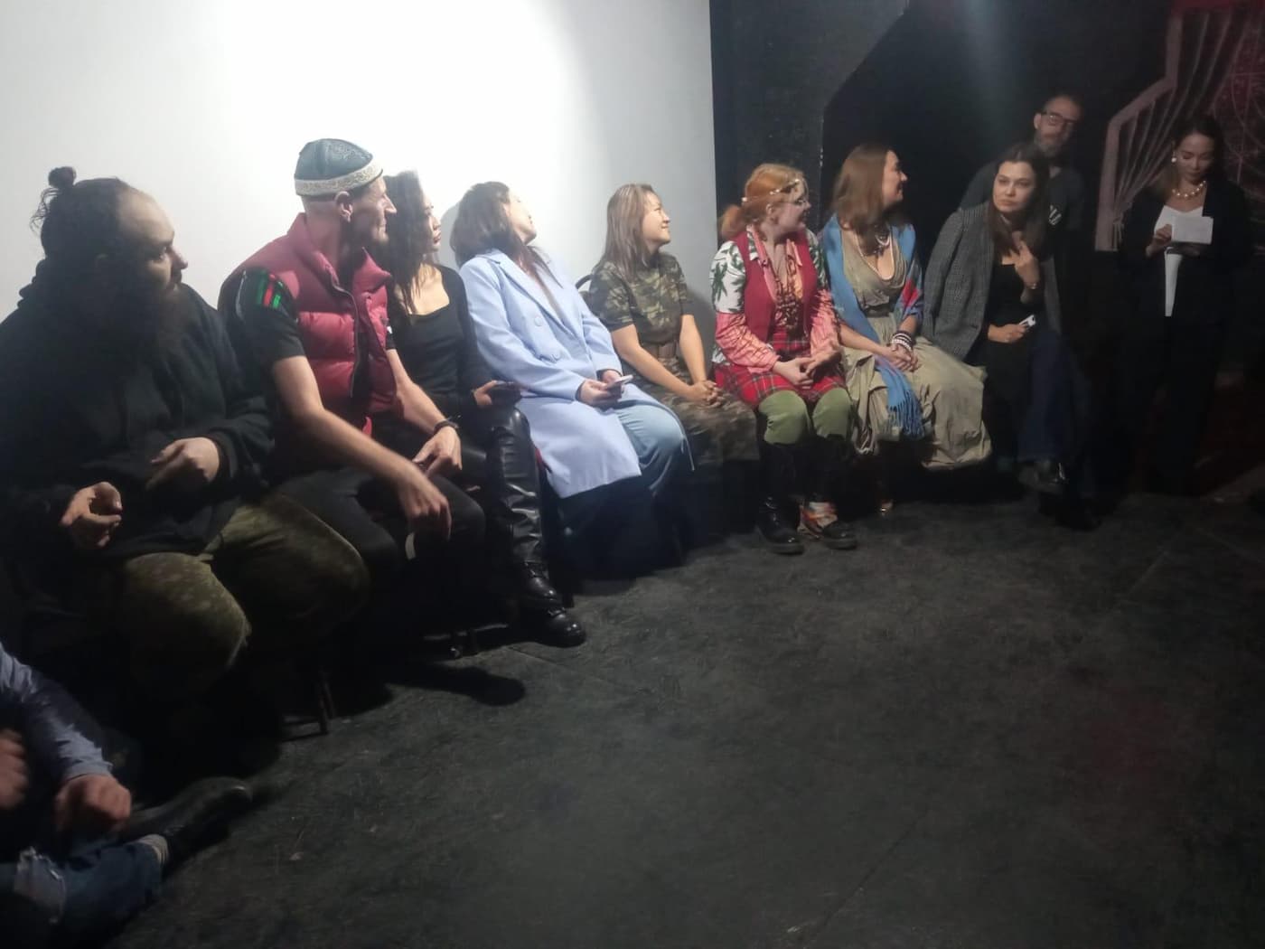 Shelter, ищущие свет