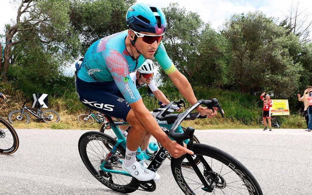 Казахстанский гонщик Кузьмин продлил контракт с «Астаной»