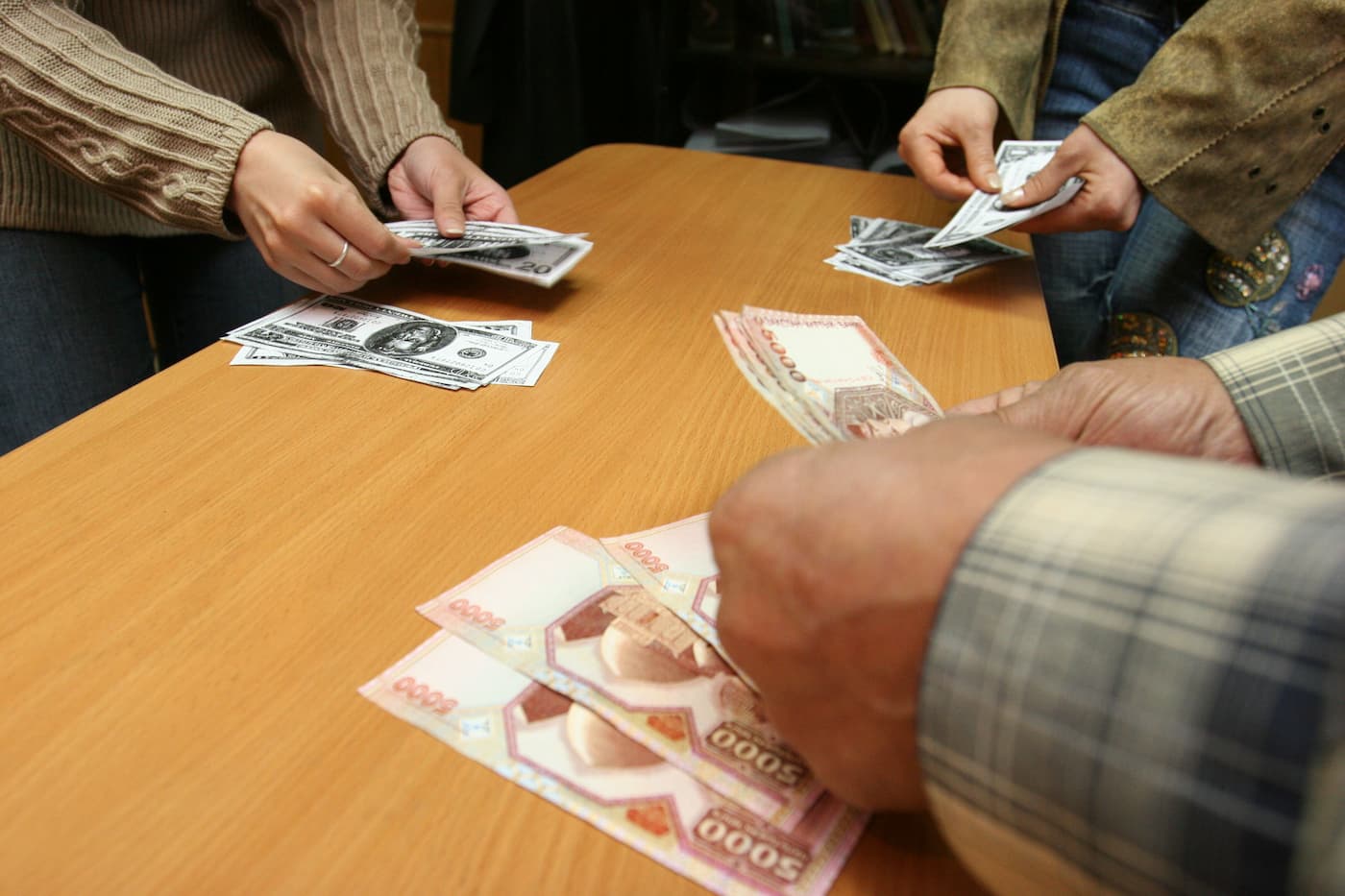 Валютные виражи. Тенге прибавил 1,3 процента
