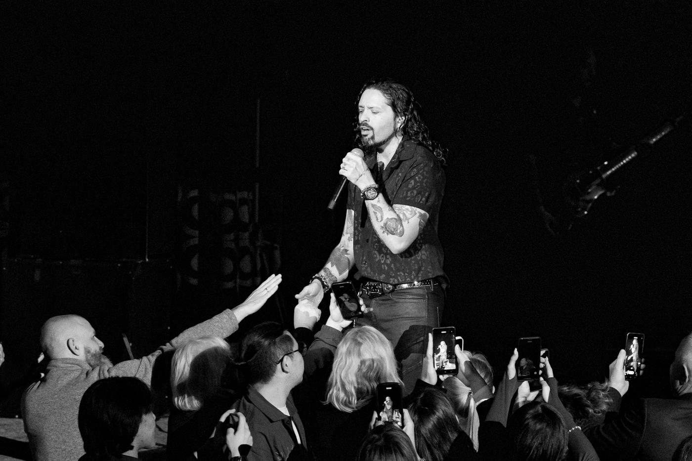 Меломаны Алматы приняли Ronnie Romero