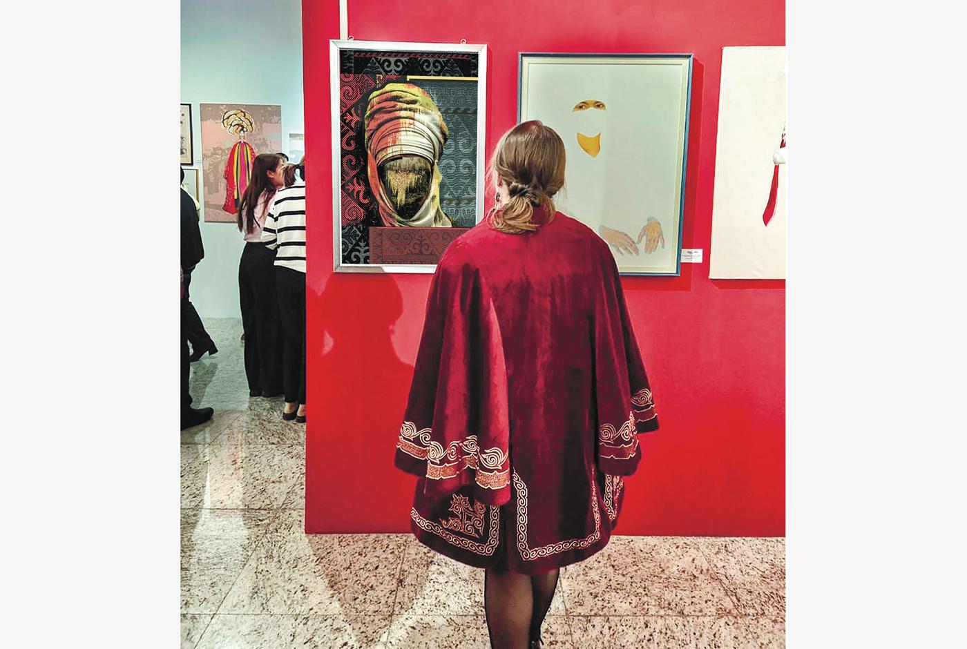 Женские истории на холсте