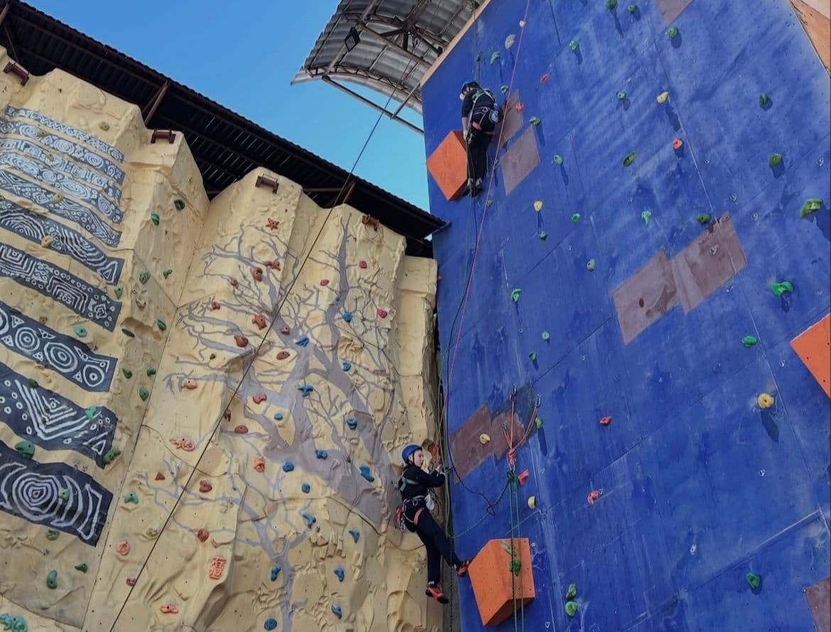 Домбай в Алматы